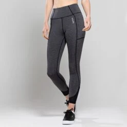 Women's Perrie 7/8 Length Leggings Black / Silver -Araeom Shop 4t5a6305