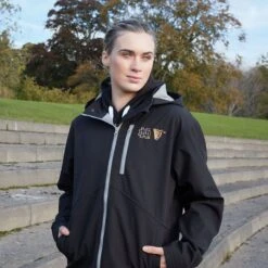 Guinness Men's Notre Dame Softshell Jacket Black -Araeom Shop gnd5005 model web