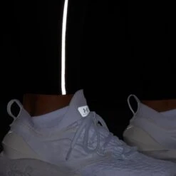 Under Armour Women's UA Fly Fast 3.0 Tights Black / Black / Reflective 9 Under Armour Women's UA Fly Fast 3.0 Tights Black / Black / Reflective -Araeom Shop s7.v5 1369773 001 refl