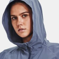 Under Armour Women's Women's Woven Full Zip Jacket Aurora Purple / Midnight Navy / Midnight Navy -Araeom Shop v5 1369889 767 collar